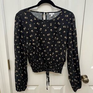 ⭐️3/$22⭐️ Love Fire women’s sz large floral print black top with smocked…